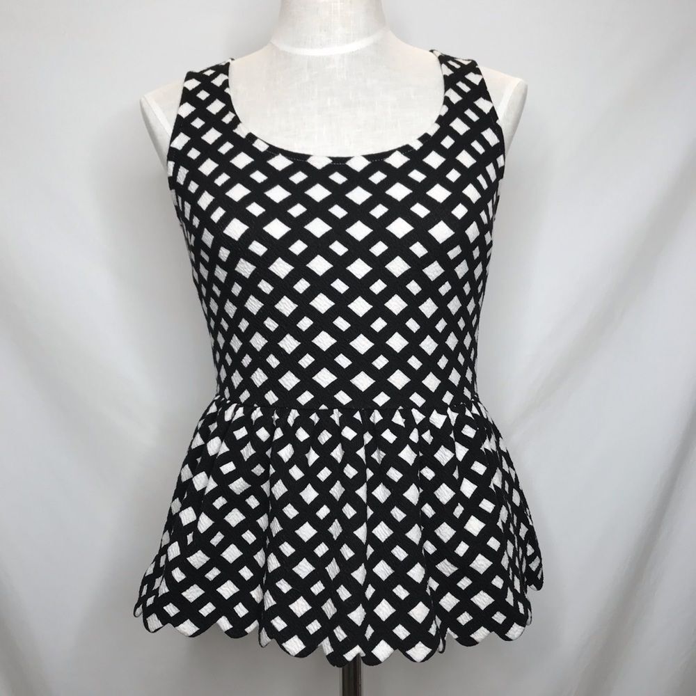 9-Hi5 STCL Black White Scalloped Peplum Tank Top XS Sleeveless Fit Flare